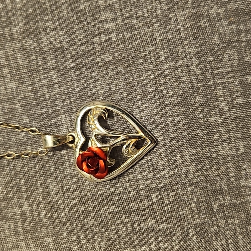 Rose necklace